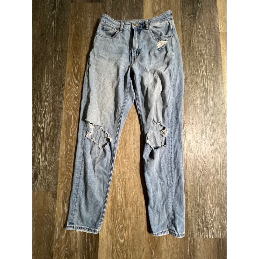 American Eagle Mom Jeans Womens 2 Light Wash Good Distressed High Rise Tapered